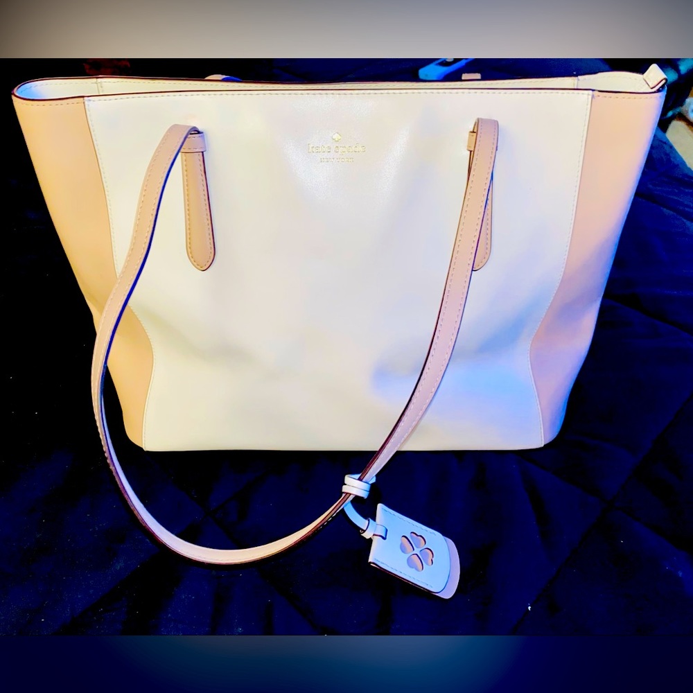 Women’s Kate Spade Purse. Large size. Color is cream/champagne